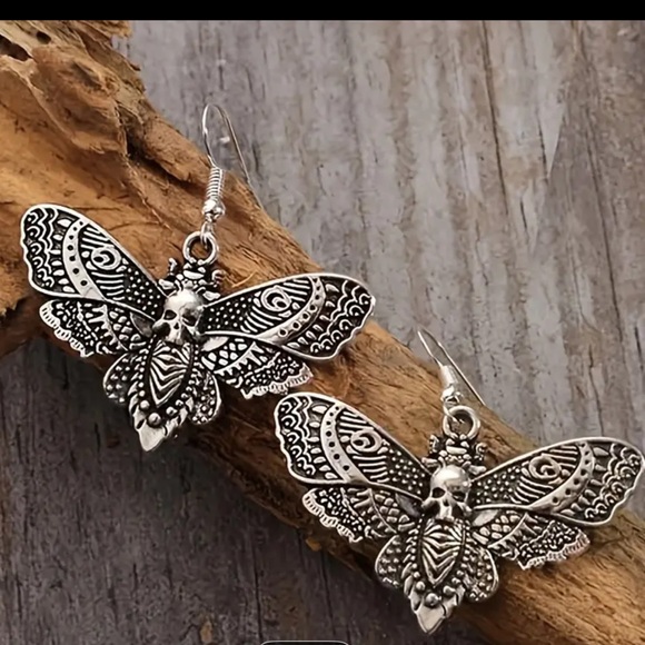 Moth Gothic Butterfly Drop Boho Silver tone Steampunk Earrings - Picture 1 of 3
